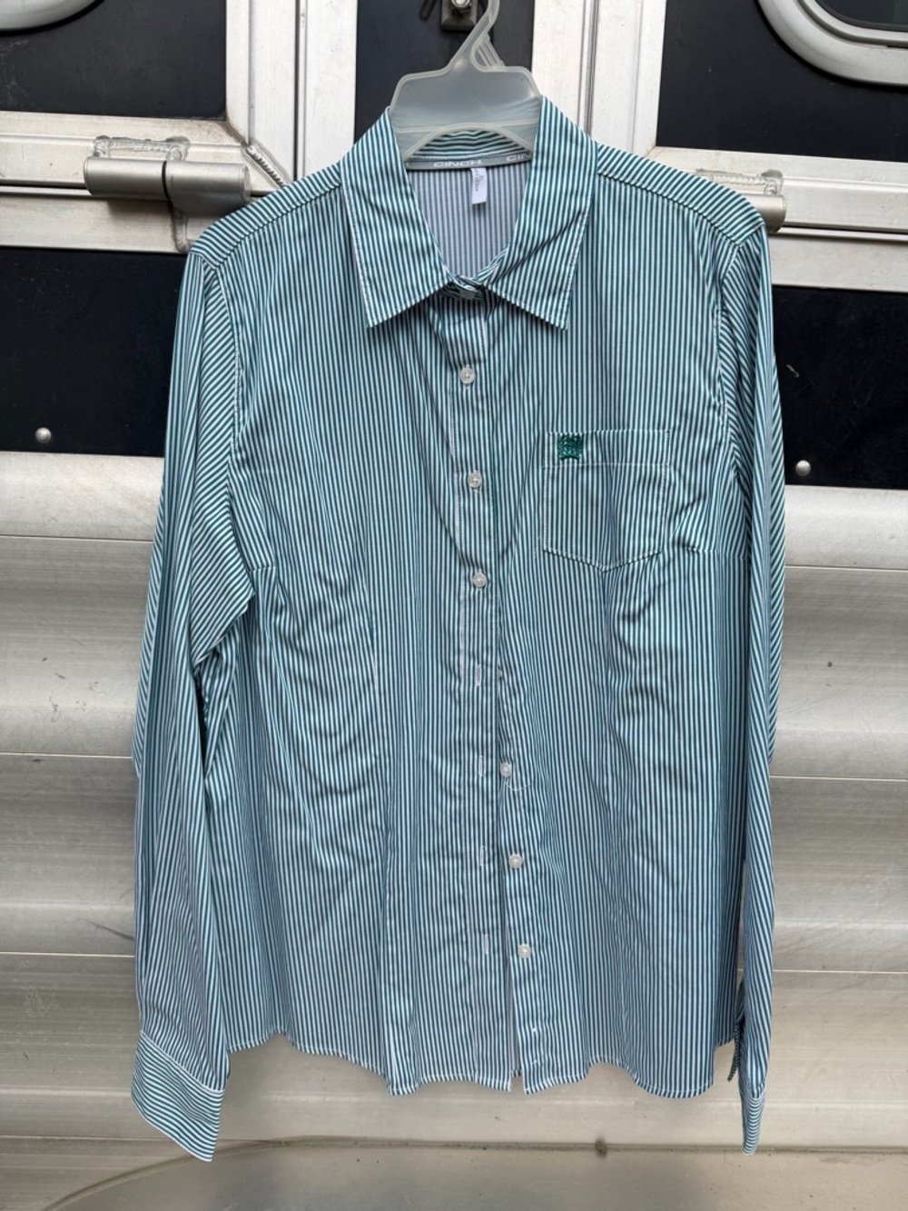 Ladies Cinch button down shirt